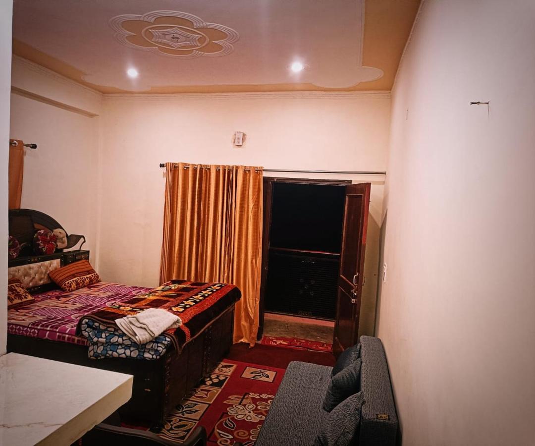 Peace Holiday Homestay Chail Esterno foto